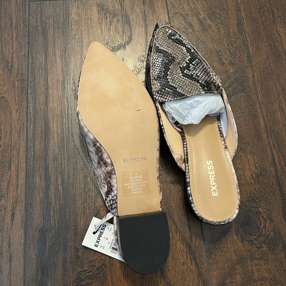 Express flat shoes - Picture 3 of 4